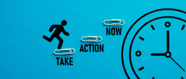 Take action now graphic with clock | Maintainly
