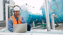 Maintenance worker logs work | CMMS