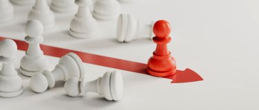Chess set with priority piece in red going to the front | Maintenance Priority